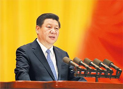 图为：2014年9月5日，中共中央、全国人大常委会在人民大会堂隆重举行庆祝全国人民代表大会成立60周年大会。中共中央总书记、国家主席、中央军委主席习近平在大会上发表重要讲话。